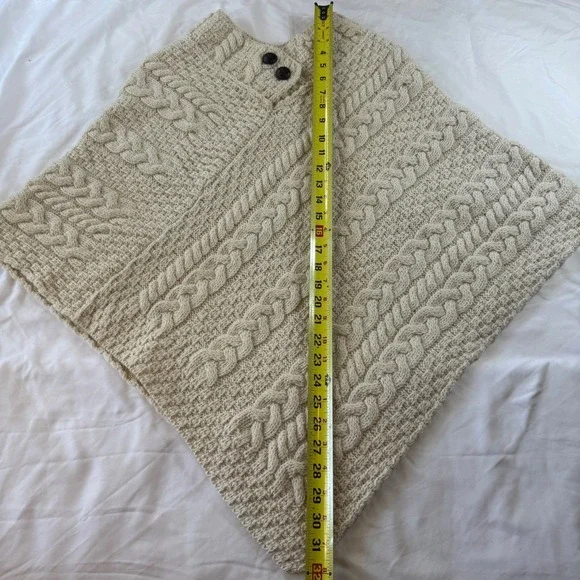 Aran Woollen Mills Ireland 100% Merino Wool Cable Knit Poncho Cream One Size - Picture 5 of 6
